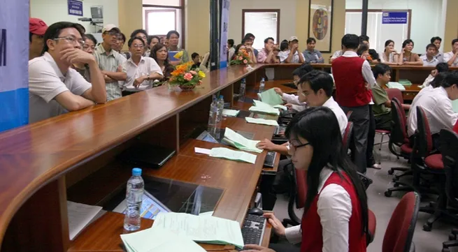 Shares sink, ending four-day rally