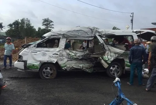 Six killed in tragic road accidents