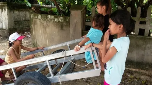 School year begins, Hà Tĩnh students stay home