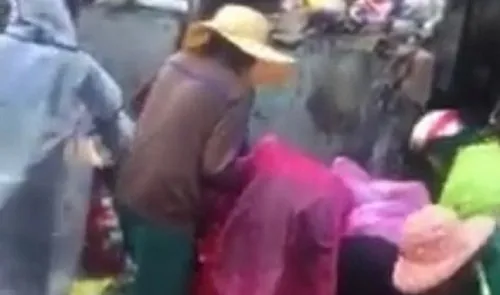 Truck catches fire, looted by mobs in central Vietnam