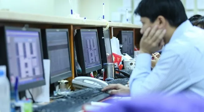 Stocks rise marginally on weak trading