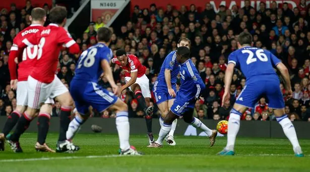 Premier League 2015/16: Arsenal on top, Man Utd held by Chelsea