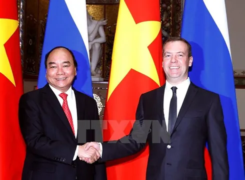 PM urges further financial co-operation with Russia