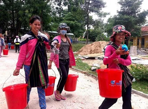 Hygiene packages delivered to poor women in Kon Tum