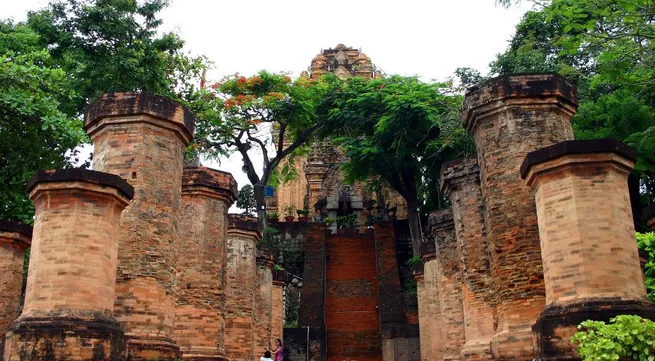 Goddess Ponagar celebrated in Nha Trang