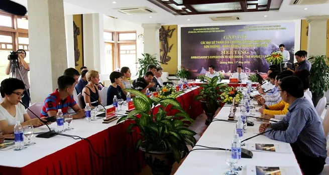 Foreign ambassadors explore Son Doong Cave