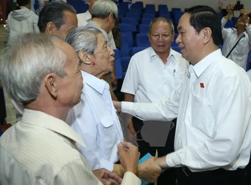 President meets armed forces voters in HCM City