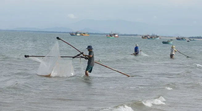 Fishermen build new vessels for offshore fishing