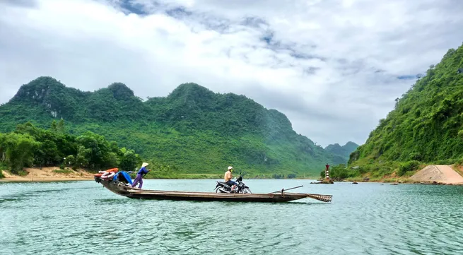 Quang Binh ensures adventure tourism safety