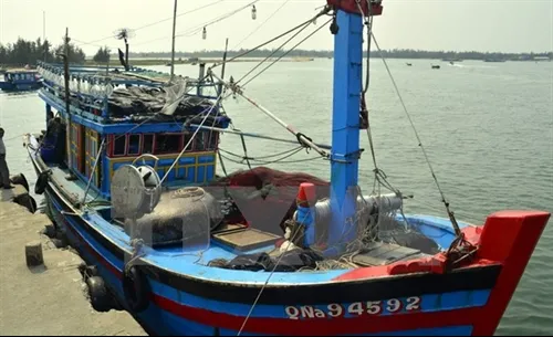 Six fishermen rescued off Hoàng Sa Island