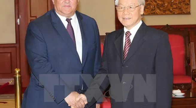 Greek communists meet party chief