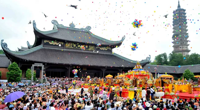 Bai Dinh Pagoda Festival 2016 kicks off