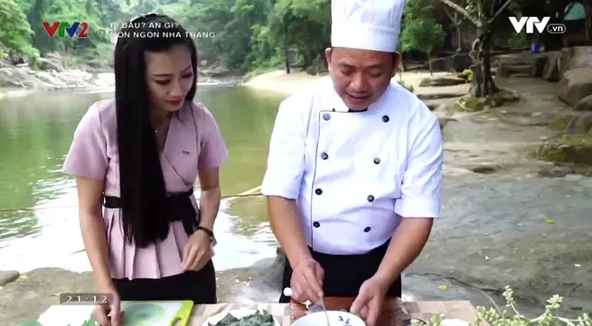 Finding  Vietnamese dining time out  inVTV2 channel