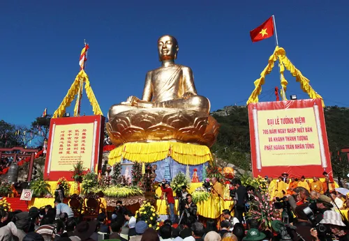 Yen Tu spring festival kicks off