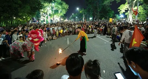 Promoting local culture in walking street around Hoan Kiem lake