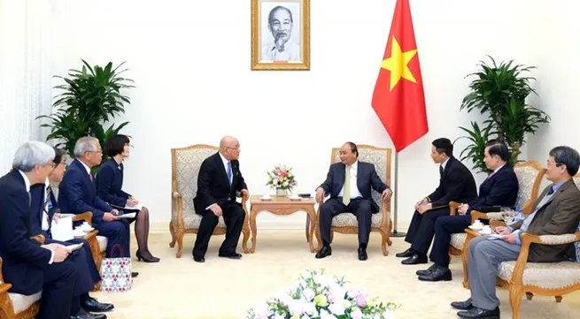 PM Nguyen Xuan Phuc welcomes Special Advisor to Japanese Cabinet