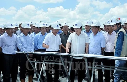 Deputy PM requires faster construction of Song Hau power centre