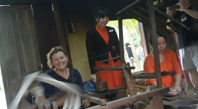 Vietnam - Asia silk festival held in Hoi An