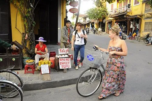 More pedestrian streets in Hoi An