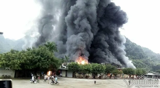 Massive fire ruins Northern border market