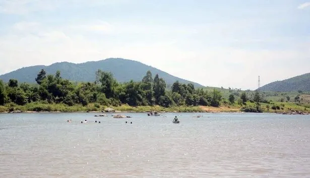 Landslides continue to ravage Mekong Delta Region