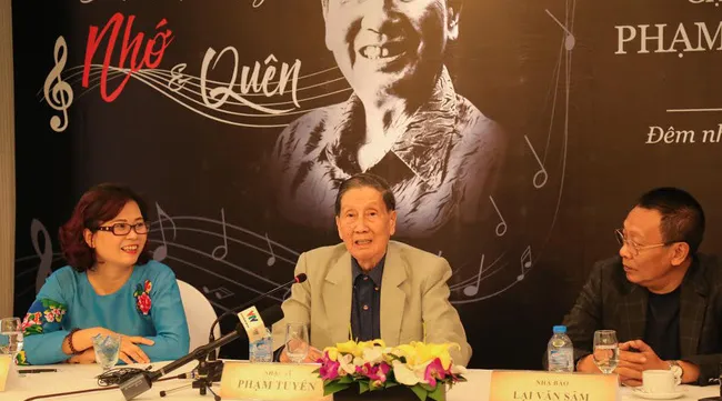 Musical diary keeper of Vietnamese history