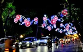 Hanoi's golden tour launched