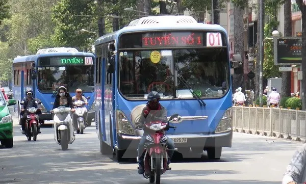 HCM City trials digital signboards at bus stops