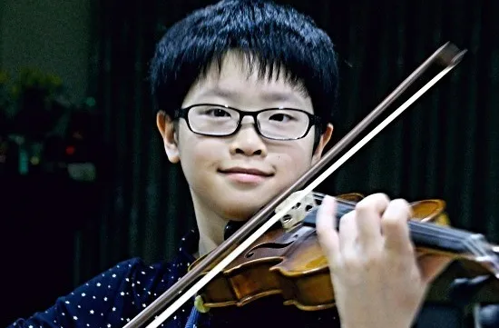 Vietnamese prodigy wins music award in Thailand