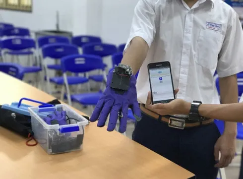 Talking gloves support communications for the deaf