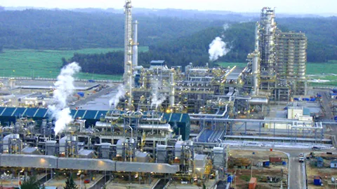 Agreement to boost sales for Dung Quat oil refinery