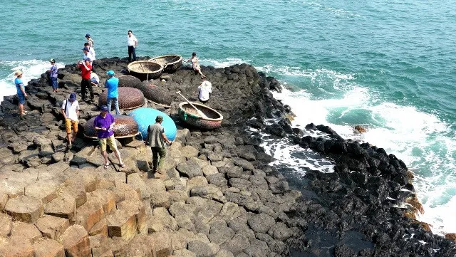 New rock formation exposed in Phu Yen