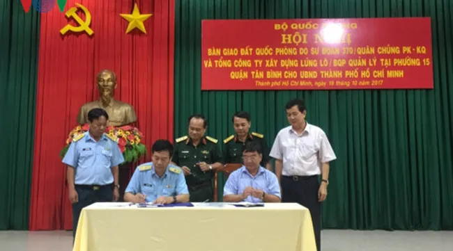 Defence Ministry hands over land to Ho Chi Minh City