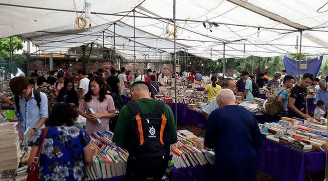 Old book fair showcases Russian literature