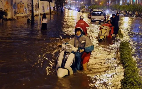 HCM City seeks funds for 36 flood projects