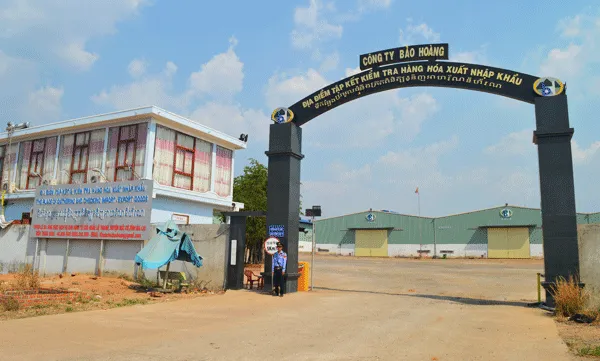 Truck passage opens at Cambodian border