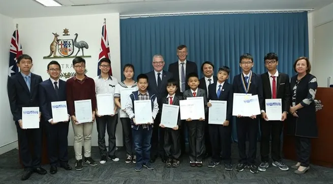 Vietnamese students succeed in Australian maths competition