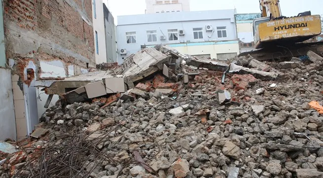 Two killed, two others wounded in a building demolition