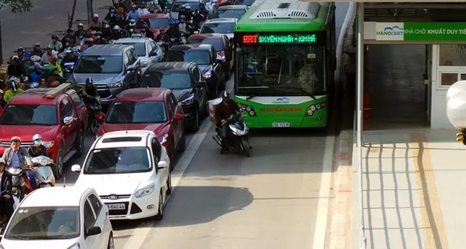 Hà Nội police yet to punish bus rapid transit lane violations