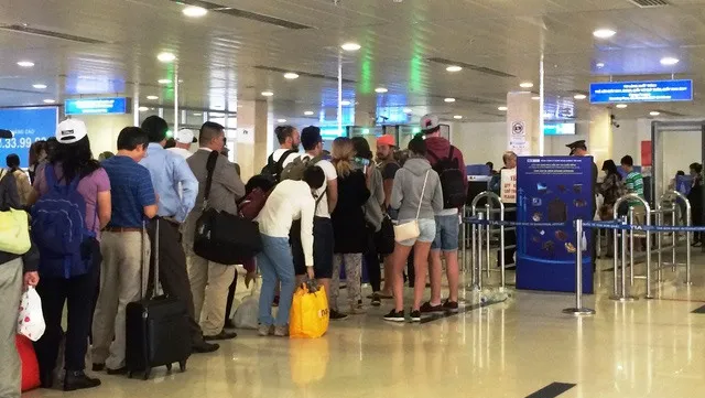 Airport passengers asked to arrive 3 hours early