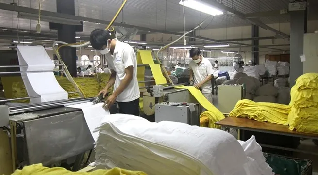 Garment firms aim for better 2017