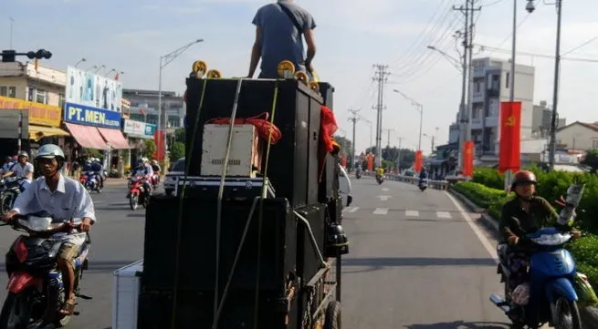 Noisy neighbours cause headaches during Tết