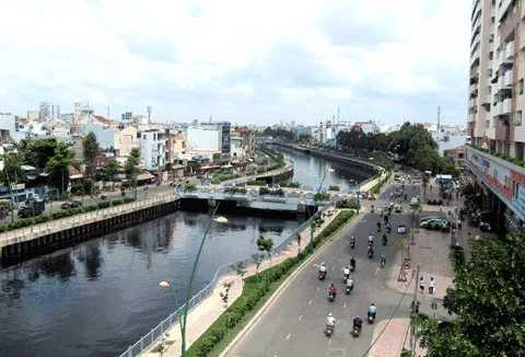 Canal parking could cut traffic jams