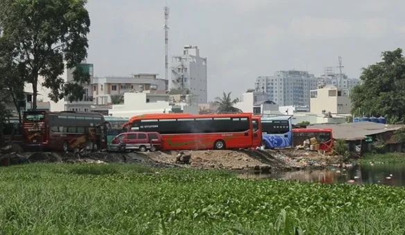 HCM City to crack down on illegal buses, stations