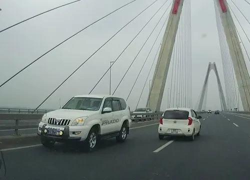 Drivers fined for driving contrariwise in Nhật Tân Bridge