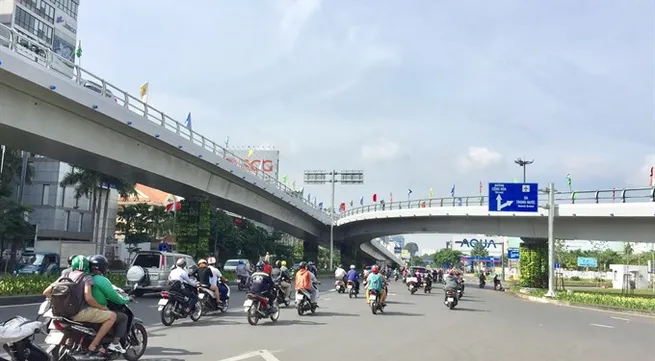 Flyover leading to HCM City airport completed 2 months early