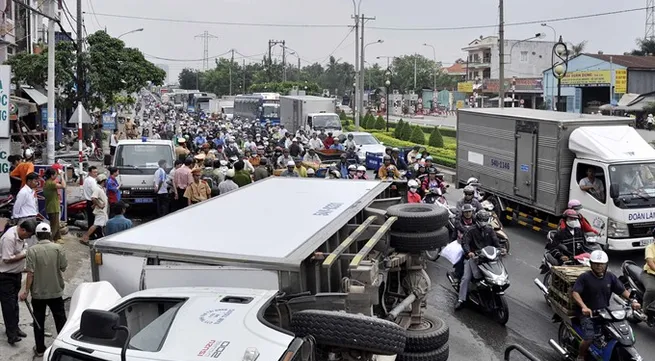HCMC to ban light trucks in daytime