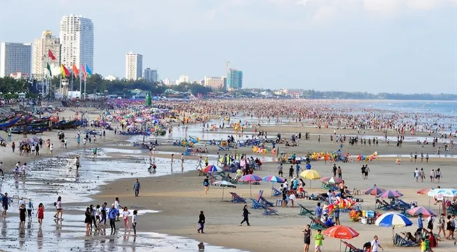 Tourist sites busy on National Day weekend