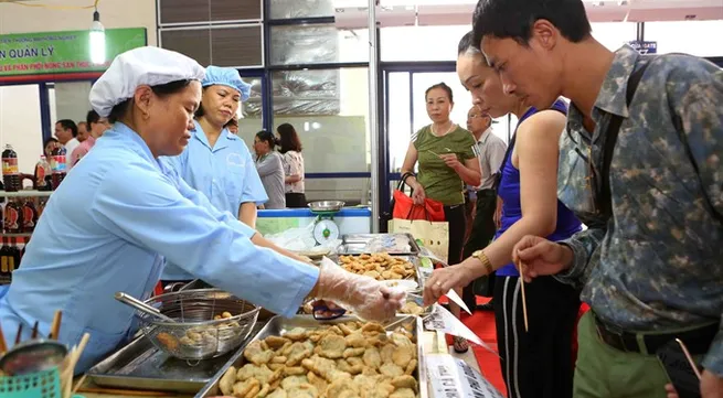 Tra fish fair kicks off in Hà Nội