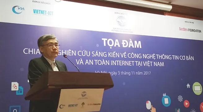 Internet users ignore network security